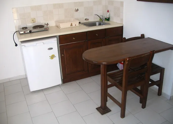 ماركاكيس استوديوز فيرا تاون