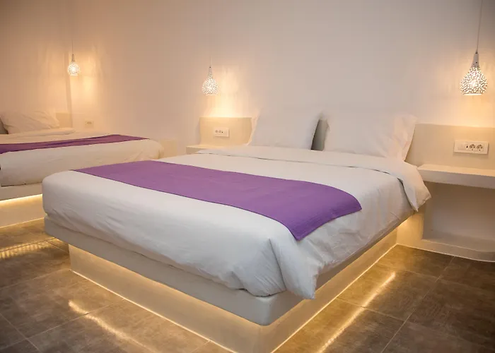 ماركاكيس استوديوز فيرا تاون 4*