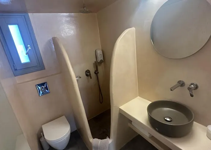 ماركاكيس استوديوز فيرا تاون 4*