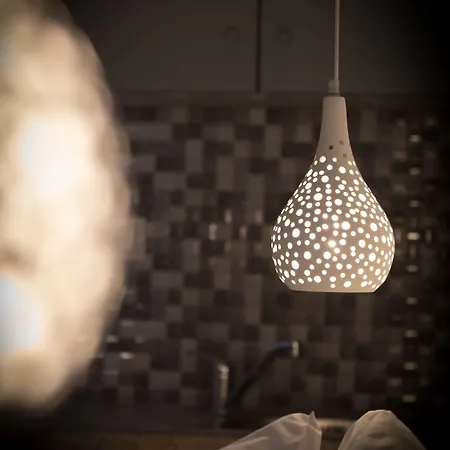 ماركاكيس استوديوز فيرا تاون ثيرا