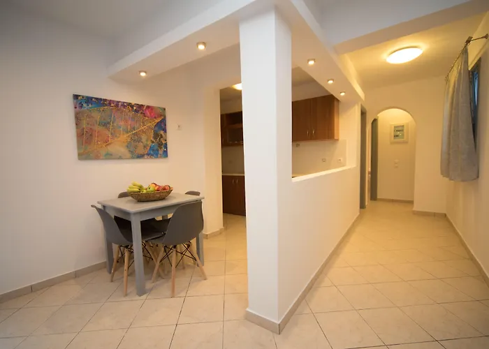 Markakis Town Apartmanhotel Fíra