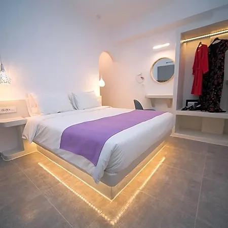 Markakis Town Aparthotel 4*