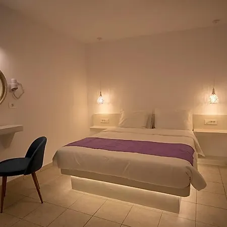 Markakis Town 4* Fira (Santorini)