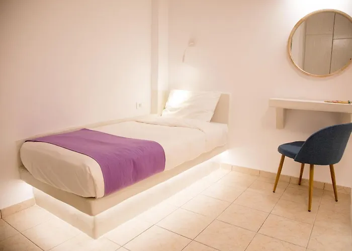 Markakis Town 4* Fira (Santorini)