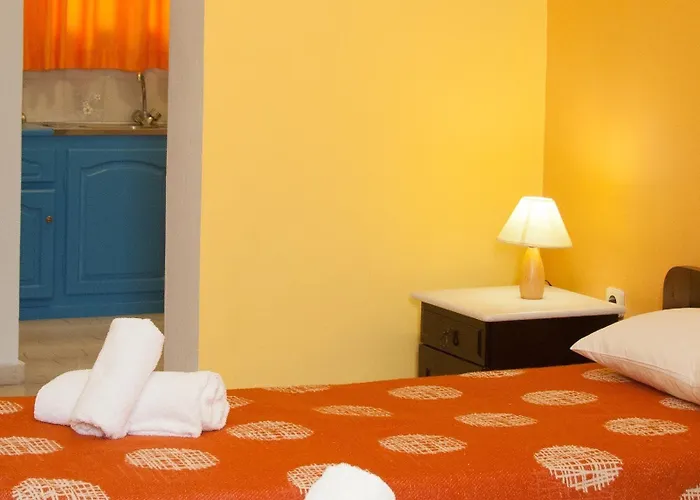 Markakis Town 4* Fira (Santorini)